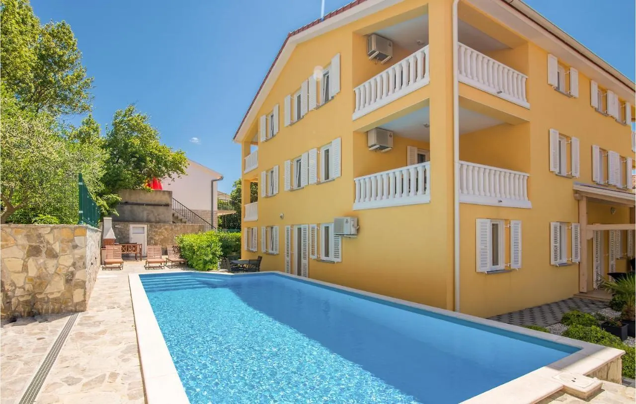 1 Bedroom Amazing Apartment In Baska